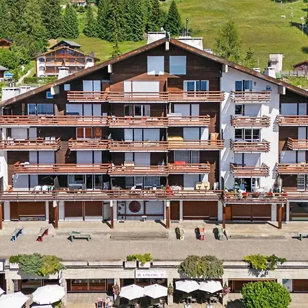 Saturne 603 Sur La Place Du Village A Apartment *