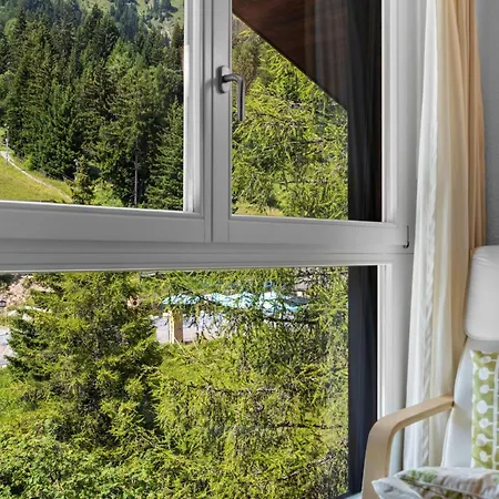 Saturne 603 Sur La Place Du Village A Appartement *