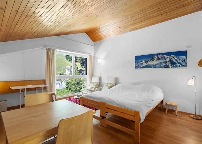 Saturne 603 Sur La Place Du Village A