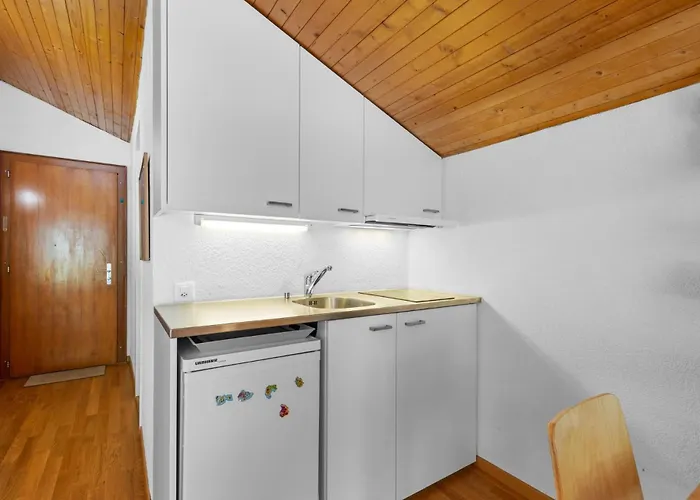 Saturne 603 Sur La Place Du Village A *