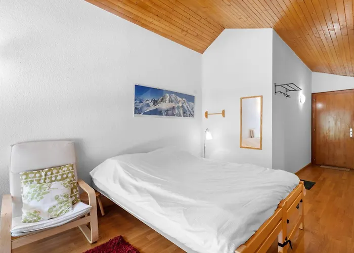 Saturne 603 Sur La Place Du Village A Apartment Anzère