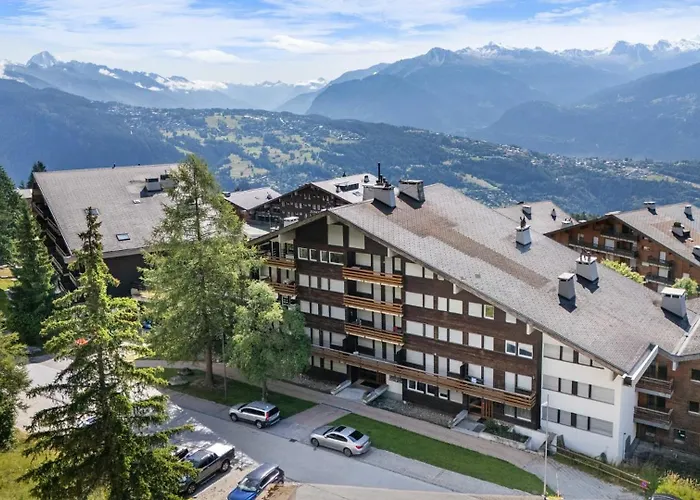 Saturne 603 Sur La Place Du Village A Appartement *