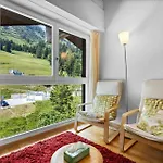 Apartment Saturne 603 Sur La Place Du Village A